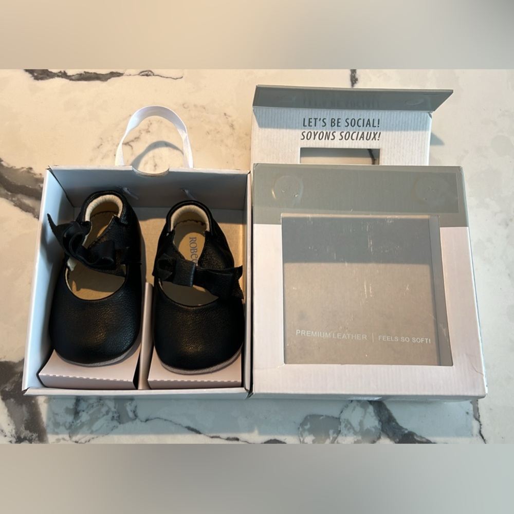 Robeez first kicks 9-12 black leather with bow